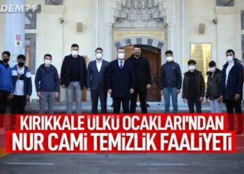 Kırıkkale Ülkü Ocakları Orta Öğretim teşkilatı Nur Caminde Temizlik yaptı.