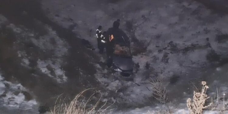 Depremzede aile kazada yaralandı