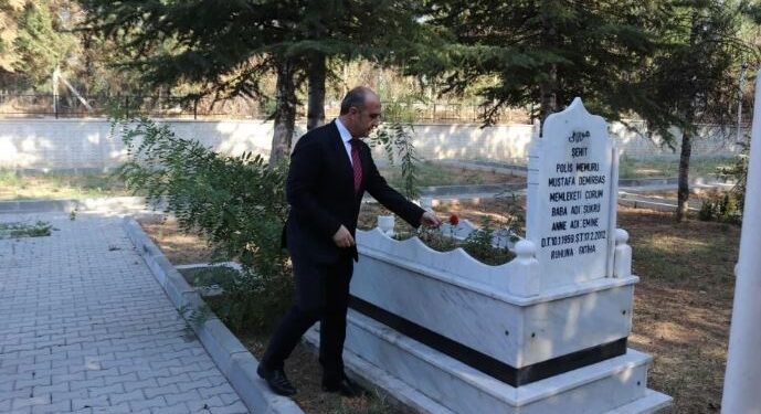Kırıkkale İl Emniyet Müdürü Mustafa Emre Başbuğ’un İlk Ziyareti Şehitlik Oldu